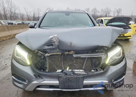 2018 Mercedes-Benz Glc 300 4Matic z USA, uszkodzony, nr VIN WDC0G4KB4JV071685